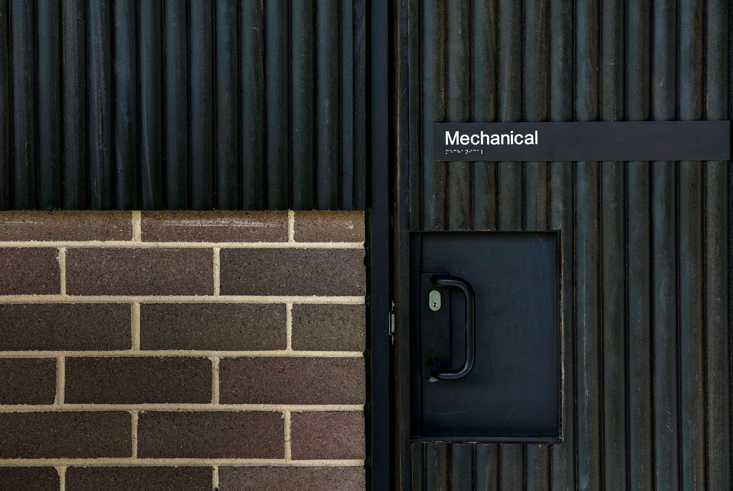 CARTERWILLIAMSON_PHOTO-Brett-Broadman_WoodcroftCommunityCentre_Endure-Cladding-Close-Up-2-scaled